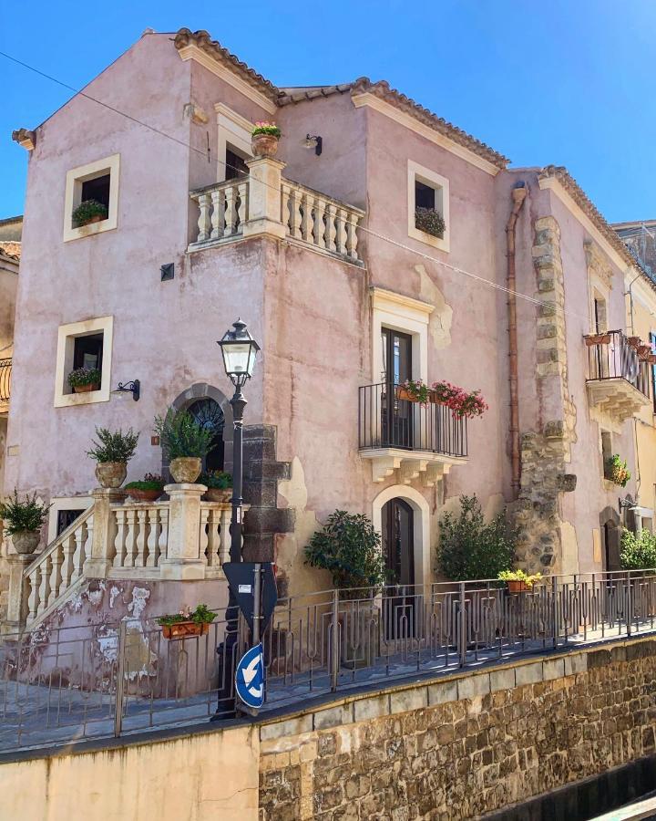 B&B Santapau Charme Living Licodia Eubea Zewnętrze zdjęcie
