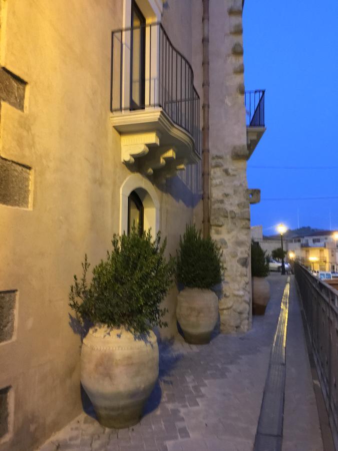 B&B Santapau Charme Living Licodia Eubea Zewnętrze zdjęcie