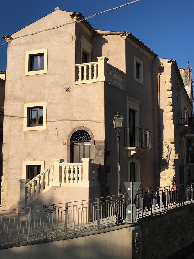 B&B Santapau Charme Living Licodia Eubea Zewnętrze zdjęcie
