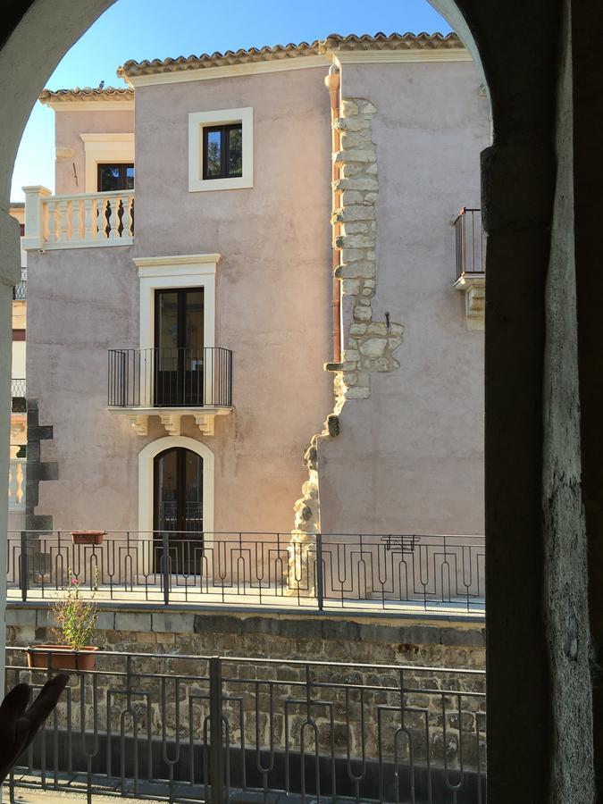 B&B Santapau Charme Living Licodia Eubea Zewnętrze zdjęcie